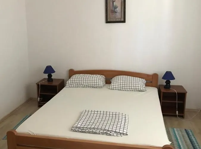 Nena דירה לוזובאק